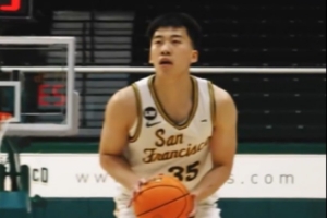 新赛季首秀！王俊杰上半场4中3得7分1板1助 得分全场最高